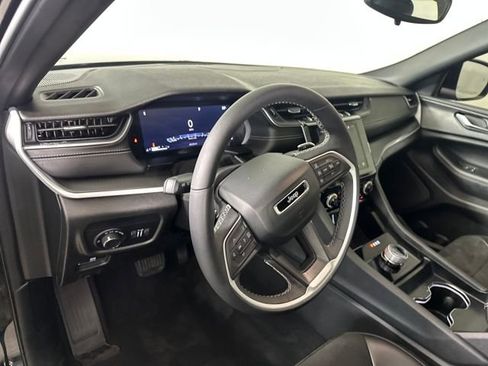 Used 2024 Jeep Grand Cherokee L Altitude image 13