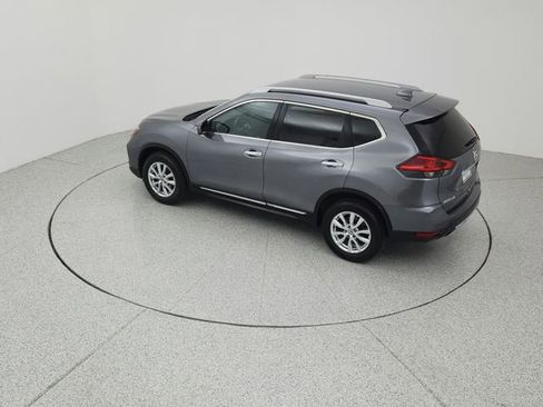 Used 2017 Nissan Rogue SL image 16
