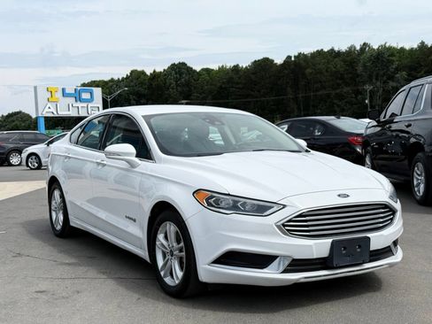 Used 2018 Ford Fusion SE w/ Equipment Group 602A FWD image 5
