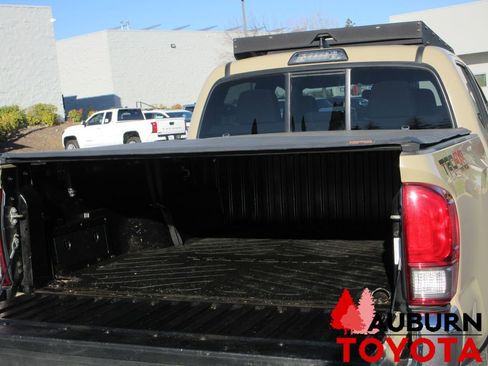 Certified 2016 Toyota Tacoma TRD Off-Road w/ Towing Package image 9