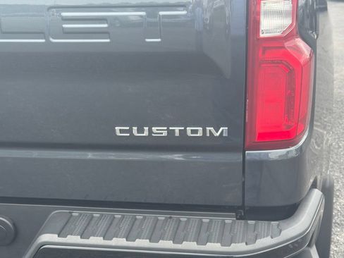 Used 2022 Chevrolet Silverado 1500 Custom Trail Boss AWD/4WD image 11
