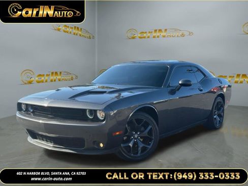 Used 2020 Dodge Challenger SXT w/ Blacktop Package image 1