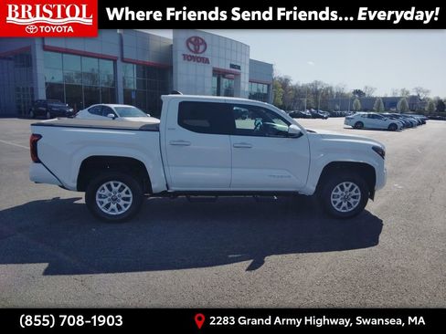 Certified 2025 Toyota Tacoma SR5 image 8