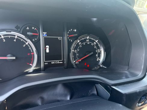 Used 2023 Toyota 4Runner Limited AWD/4WD image 9