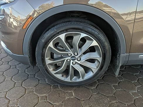 Certified 2022 Lincoln Nautilus Reserve w/ Luxury Package image 9