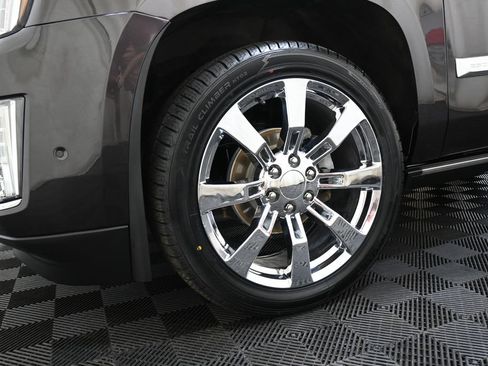 Used 2017 Cadillac Escalade Premium Luxury AWD/4WD image 35
