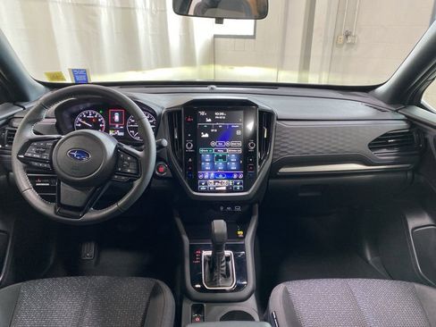 Used 2025 Subaru Forester Premium AWD/4WD image 19