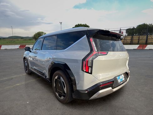 Certified 2026 Kia EV9 Land AWD/4WD image 4