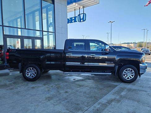 Used 2019 Chevrolet Silverado 3500 LTZ w/ Duramax Plus Package image 4