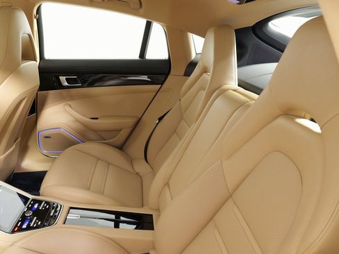 Used 2021 Porsche Panamera 4 image 37