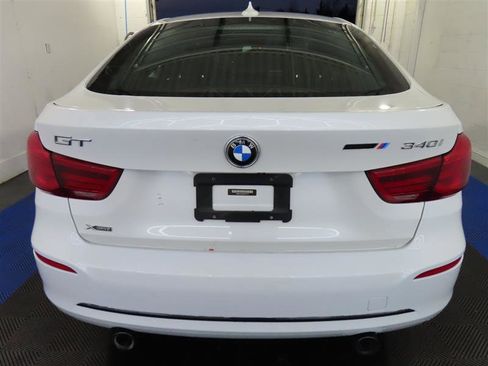 Used 2017 BMW 340i Gran Turismo xDrive image 11