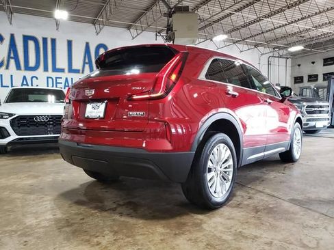 Used 2024 Cadillac XT4 Luxury w/ Cold Weather Package AWD/4WD image 3