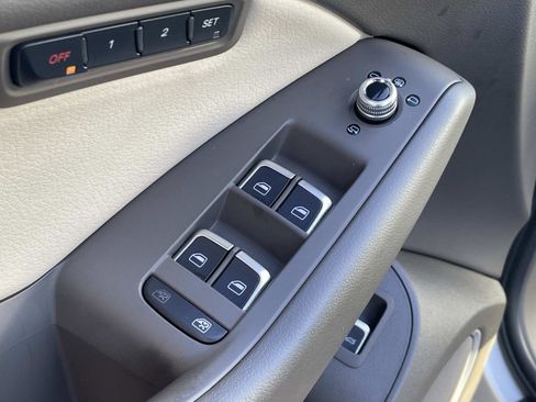 Used 2016 Audi Q5 2.0T Premium Plus w/ Technology Package image 17