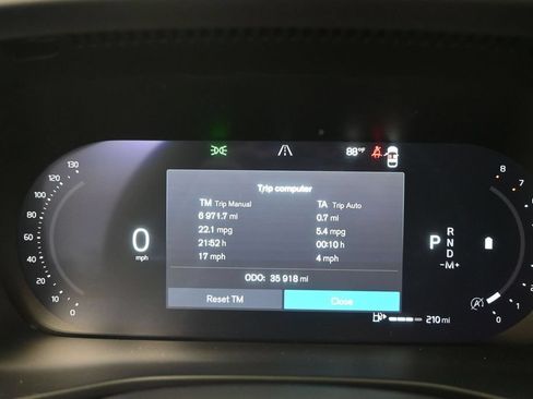 Used 2024 Volvo XC40 B5 Plus AWD/4WD image 13