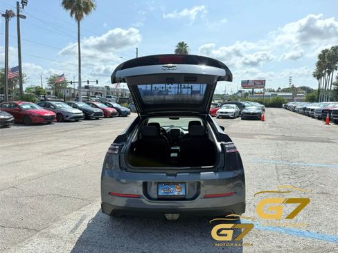 Used 2013 Chevrolet Volt Premium w/ Premium Trim Package FWD image 4