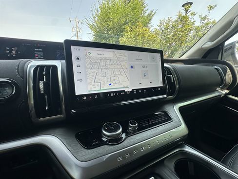 Used 2025 Ford Expedition Max Platinum AWD/4WD image 8