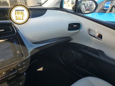 Certified 2019 Toyota Prius XLE image 31