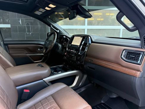 Used 2021 Nissan Titan Platinum Reserve w/ Moonroof Package AWD/4WD image 46