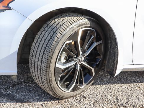 Used 2025 Nissan Altima 2.5 SR w/ SR Premium Package image 17