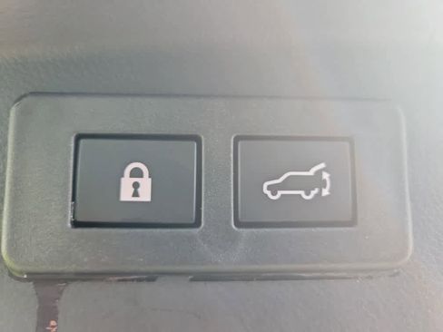 Certified 2025 Subaru Outback Premium image 31