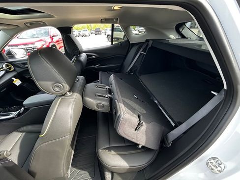New 2026 Chevrolet Trax ACTIV w/ Sunroof Package FWD image 31