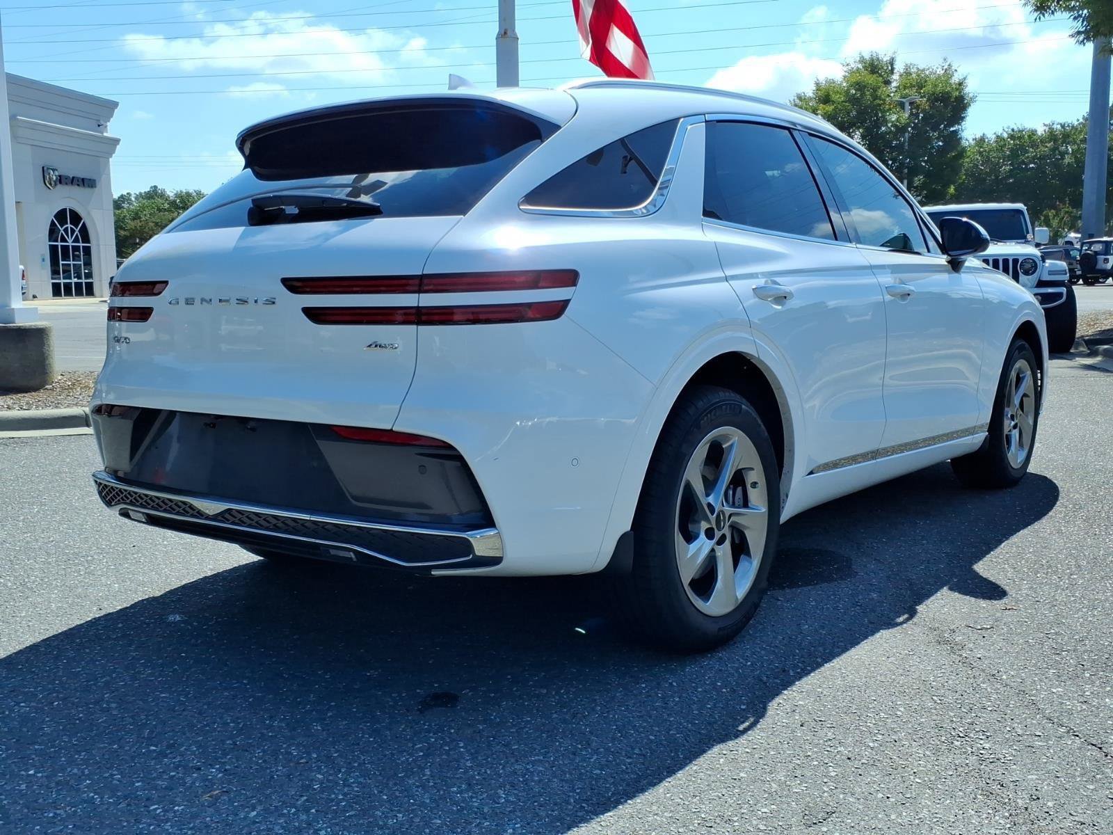 Used 2026 Genesis GV70 2.5T Advanced AWD/4WD image 2