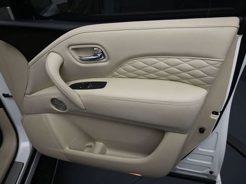 Used 2024 INFINITI QX80 Sensory AWD/4WD image 38