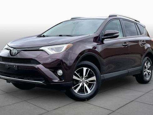 Used 2017 Toyota RAV4 XLE AWD/4WD image 1