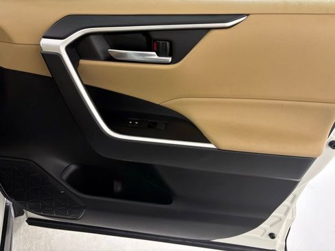 Used 2021 Toyota RAV4 XLE image 43