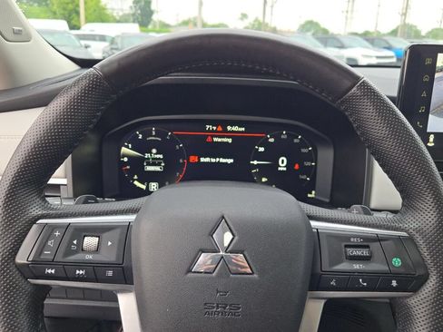 Used 2025 Mitsubishi Outlander SEL AWD/4WD image 36