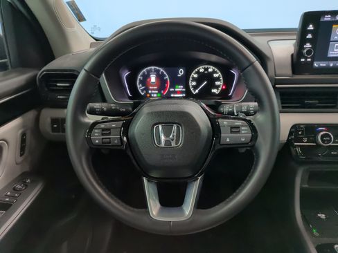 Used 2025 Honda Pilot EX-L image 18