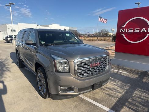 Used 2019 GMC Yukon XL Denali w/ Denali Ultimate Package image 24