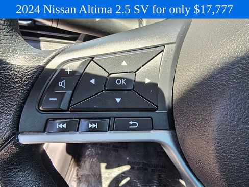 Used 2024 Nissan Altima 2.5 SV FWD image 23