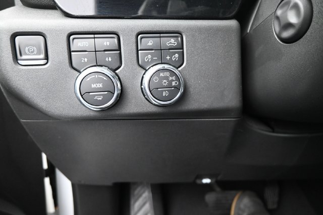 Used 2023 GMC Sierra 1500 SLT w/ SLT Premium Package AWD/4WD image 17