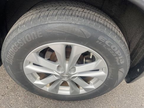 Used 2016 Nissan Rogue SV FWD image 71