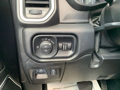 Used 2019 RAM 1500 Laramie AWD/4WD image 29