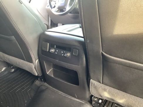 Used 2019 GMC Yukon SLT w/ Graphite Edition image 22