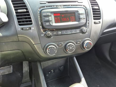 Used 2018 Kia Forte LX image 24