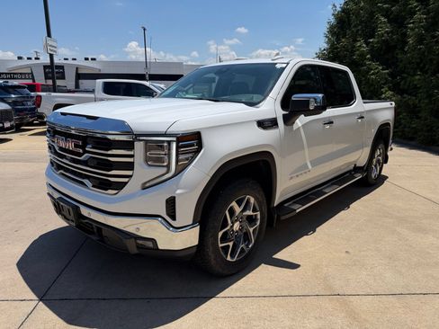 New 2026 GMC Sierra 1500 SLT w/ SLT Premium Plus Package AWD/4WD image 8