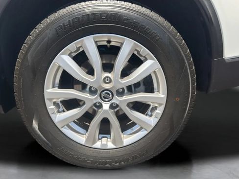 Used 2020 Nissan Rogue SV FWD image 35