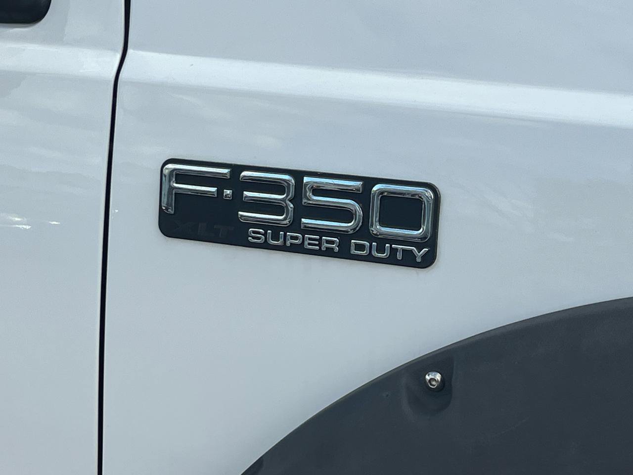 Used 2000 Ford F350 4x4 Regular Cab DRW Super Duty image 16