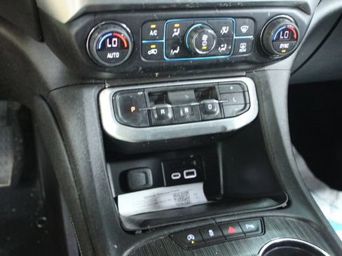 Used 2021 GMC Acadia SLT w/ Elevation Edition AWD/4WD image 19