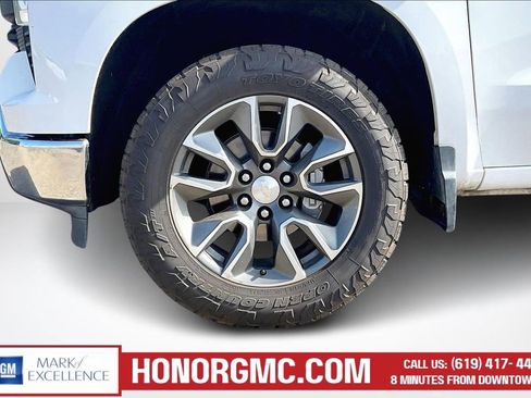 Used 2022 Chevrolet Silverado 1500 LT AWD/4WD image 34