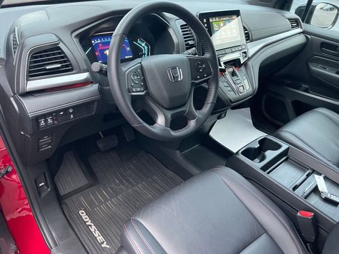 Used 2024 Honda Odyssey Sport image 5