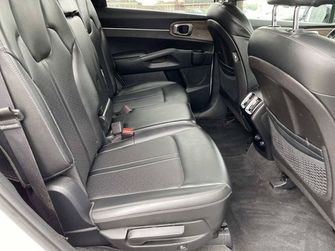 Used 2022 Kia Sorento S AWD/4WD image 25