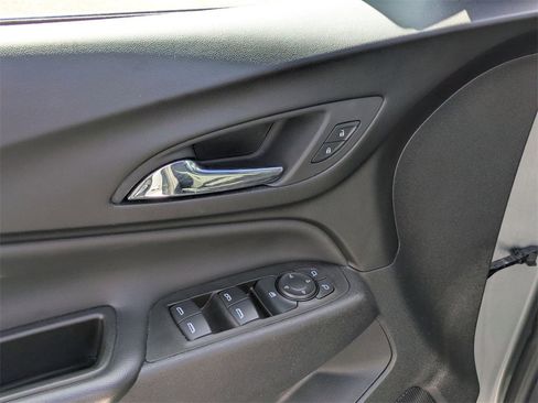 Used 2024 Chevrolet Equinox LT image 14