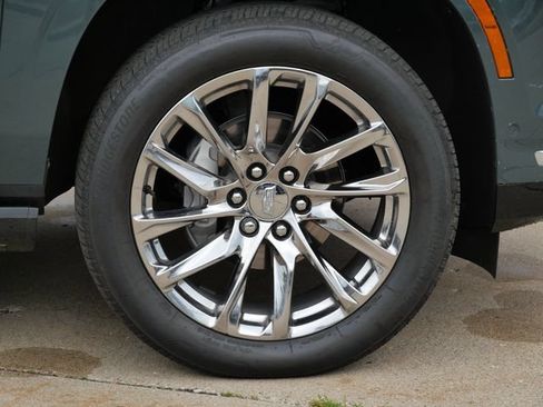 Used 2025 Cadillac Escalade ESV Premium Luxury w/ LPO, Floor Liner Package AWD/4WD image 9