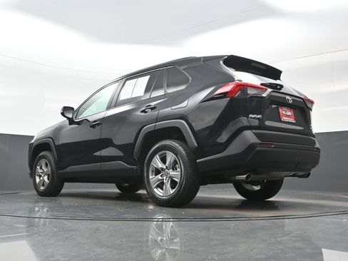 Used 2025 Toyota RAV4 XLE AWD/4WD image 30
