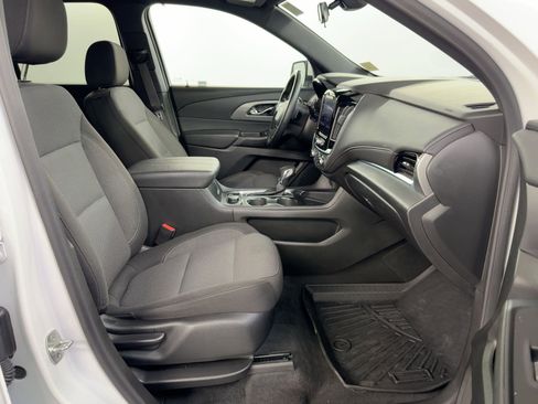 Used 2023 Chevrolet Traverse LT image 35