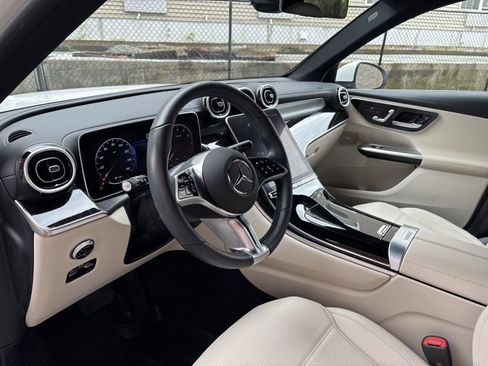 Used 2023 Mercedes-Benz GLC 300 4MATIC image 8